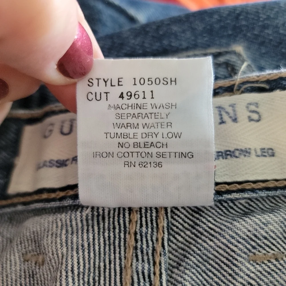 Vintage Guess Jeans Original 050 Classic Fit Narrow Tapered Leg High Rise Mom - Picture 11 of 11